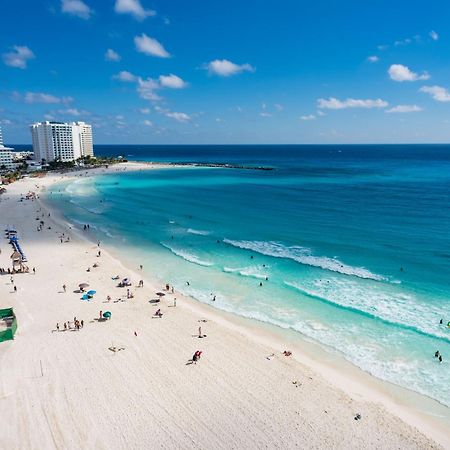 2 Story Oceanfront Penthouses On Cancun Beach! 外观 照片