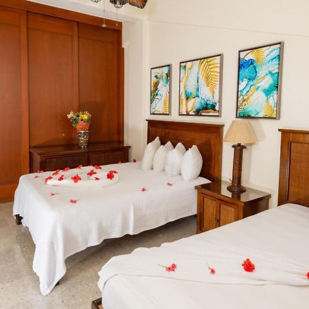 2 Story Oceanfront Penthouses On Cancun Beach! 外观 照片