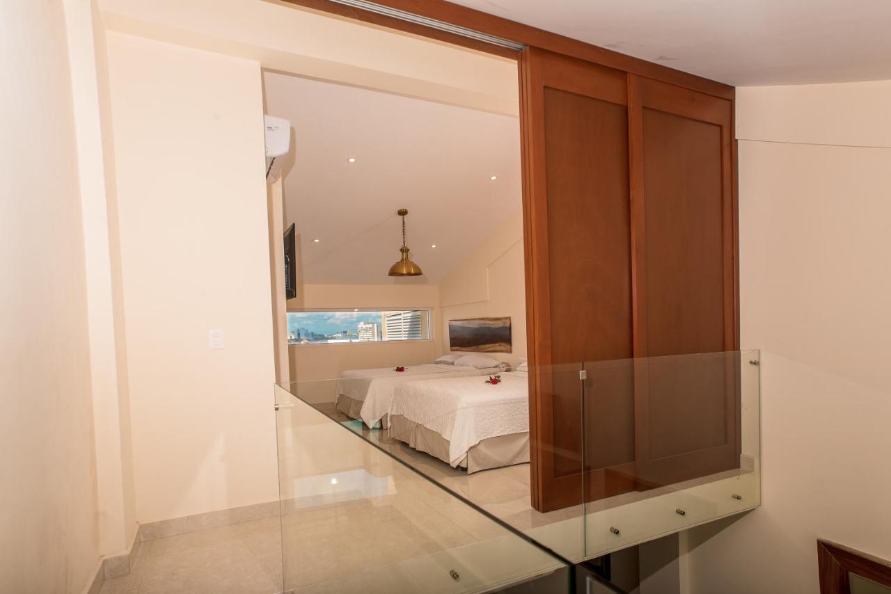 2 Story Oceanfront Penthouses On Cancun Beach! 外观 照片