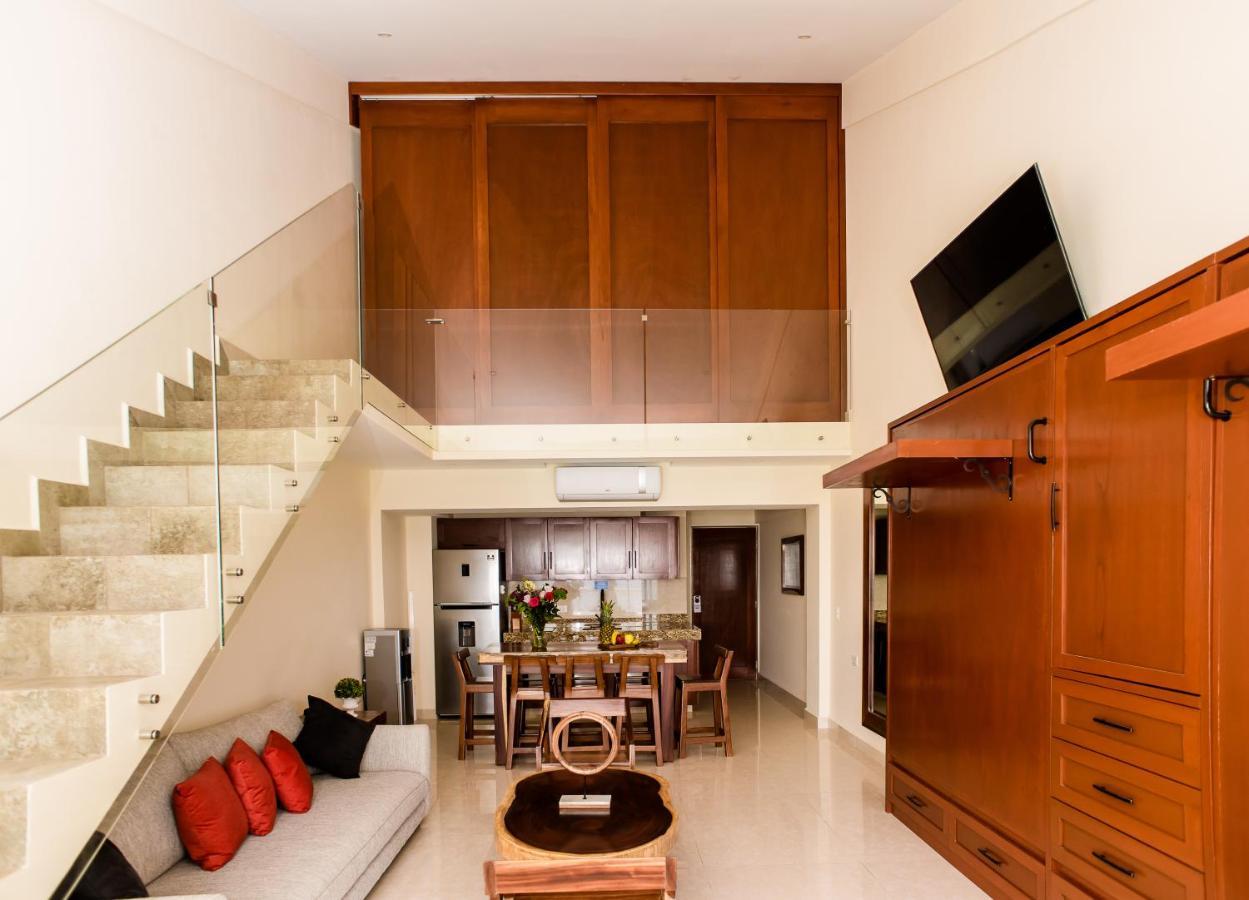 2 Story Oceanfront Penthouses On Cancun Beach! 外观 照片