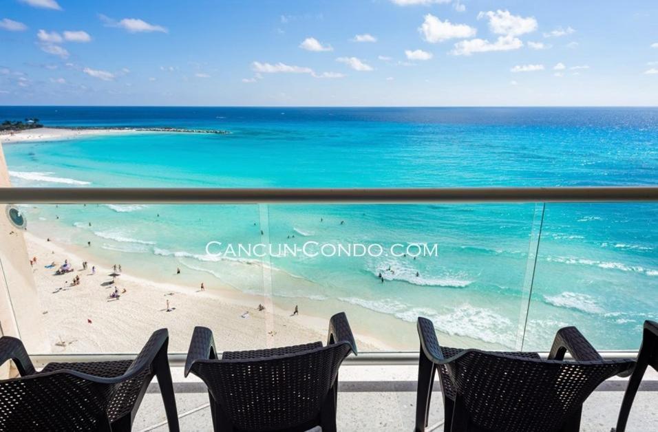2 Story Oceanfront Penthouses On Cancun Beach! 外观 照片