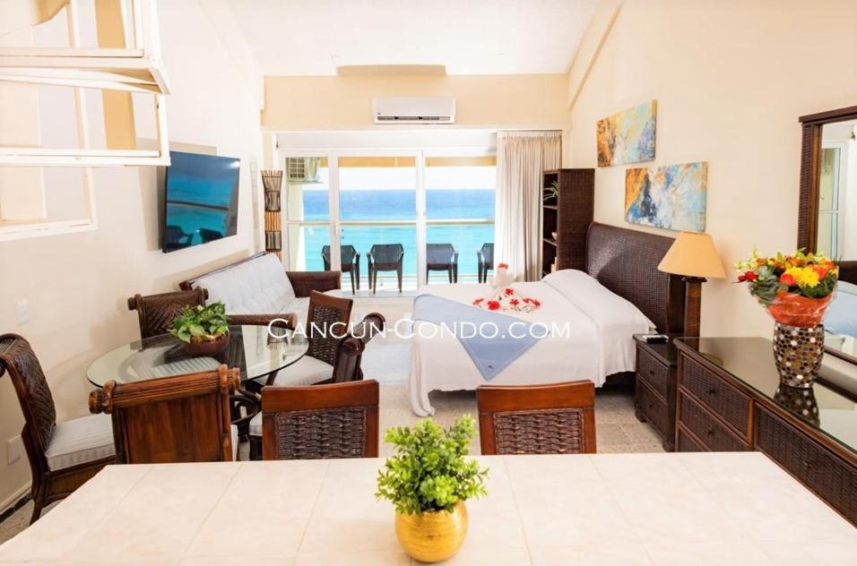 2 Story Oceanfront Penthouses On Cancun Beach! 外观 照片