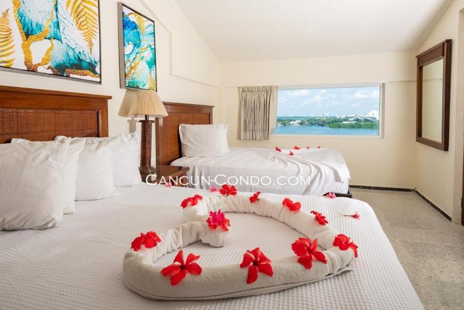 2 Story Oceanfront Penthouses On Cancun Beach! 外观 照片