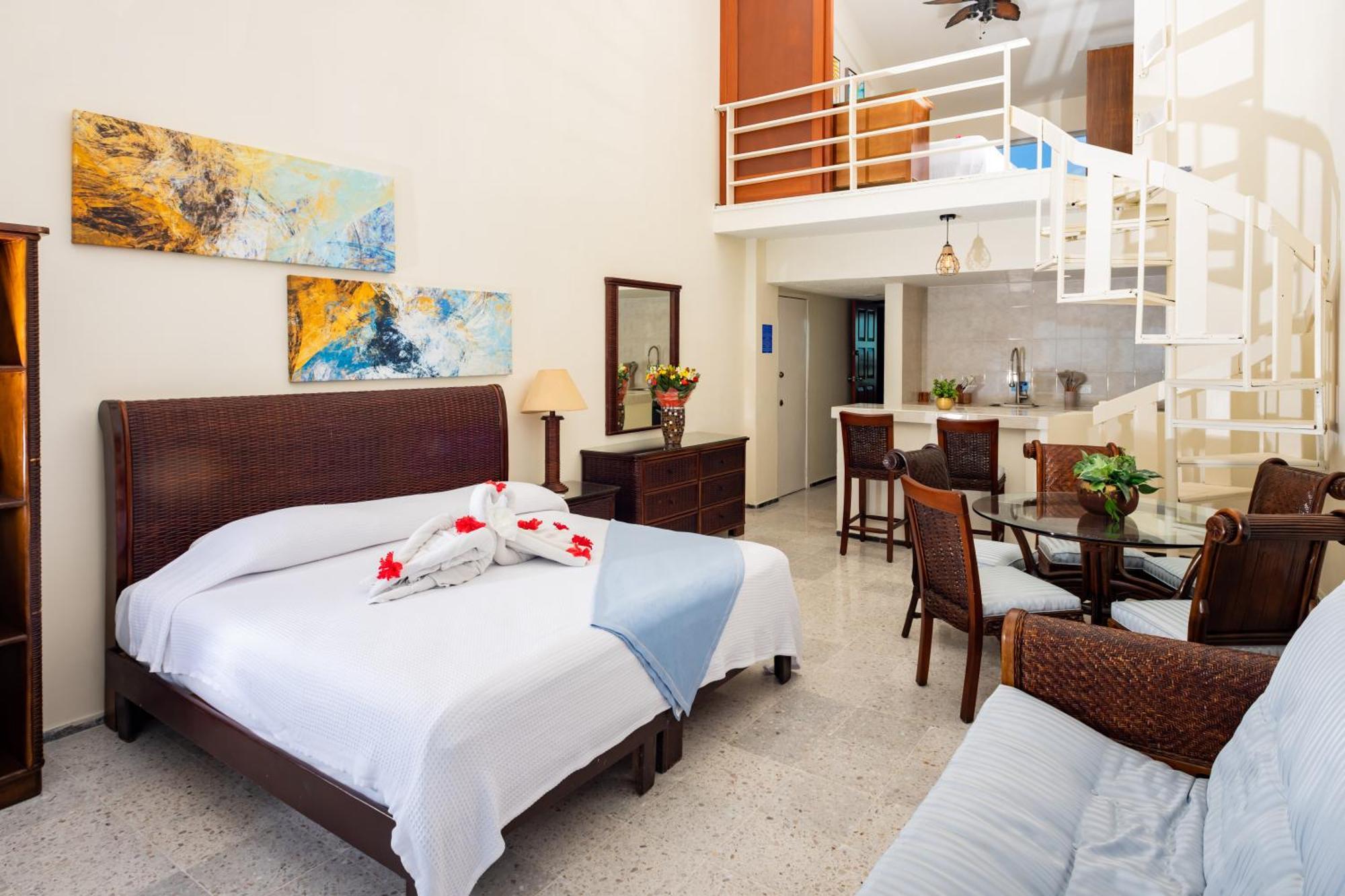 2 Story Oceanfront Penthouses On Cancun Beach! 外观 照片
