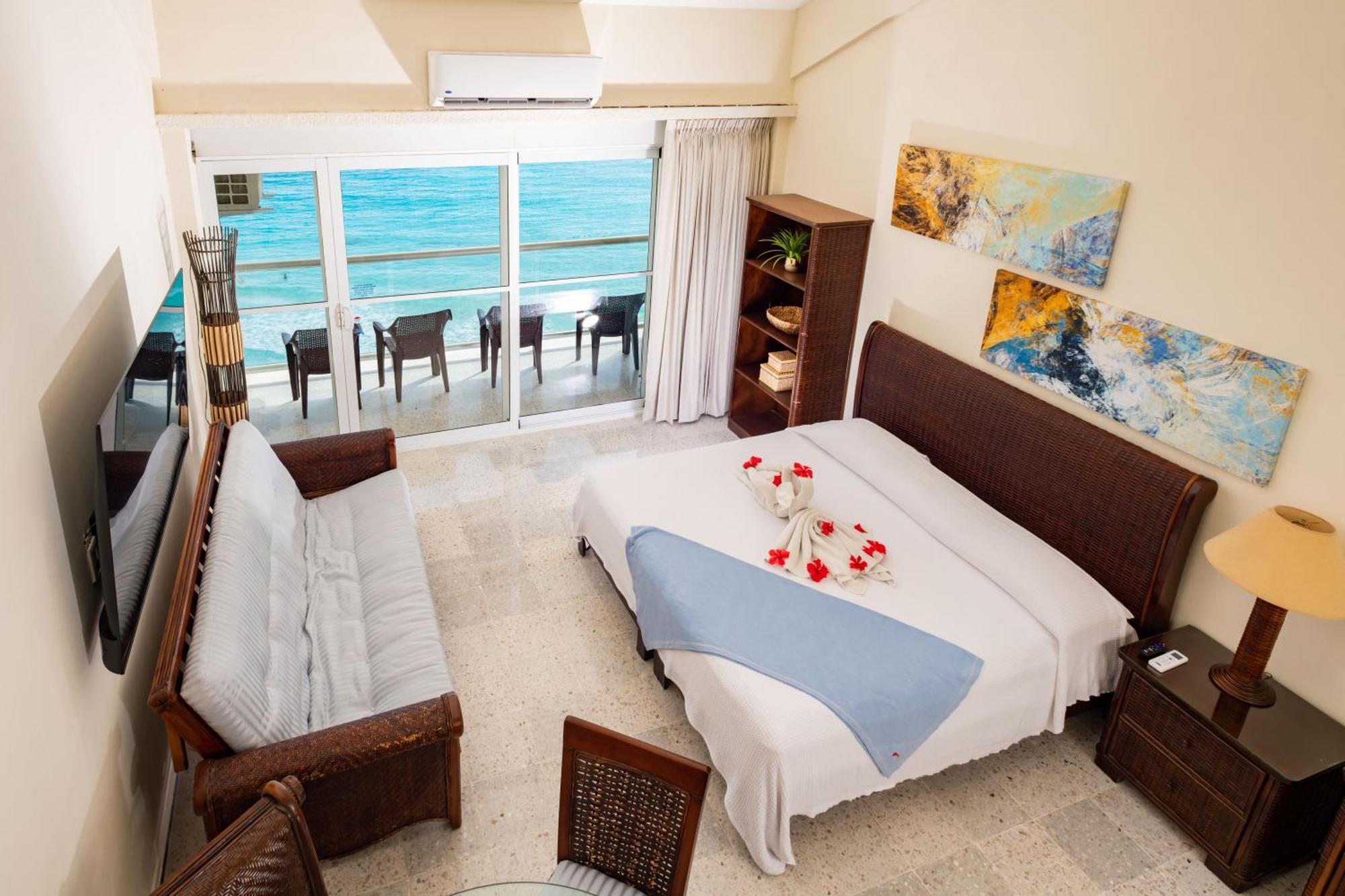 2 Story Oceanfront Penthouses On Cancun Beach! 外观 照片