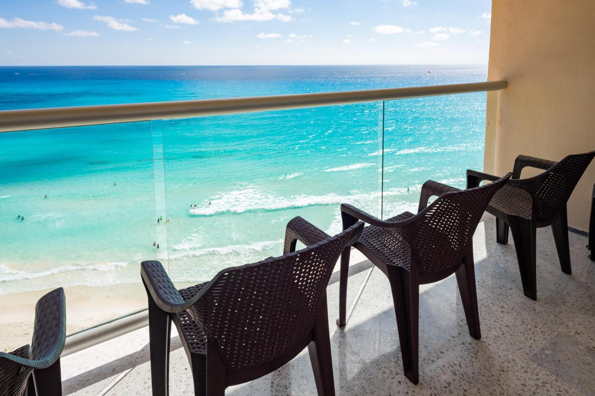 2 Story Oceanfront Penthouses On Cancun Beach! 外观 照片