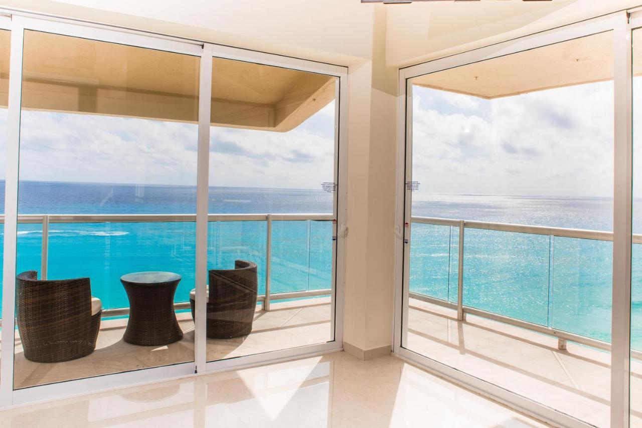 2 Story Oceanfront Penthouses On Cancun Beach! 外观 照片