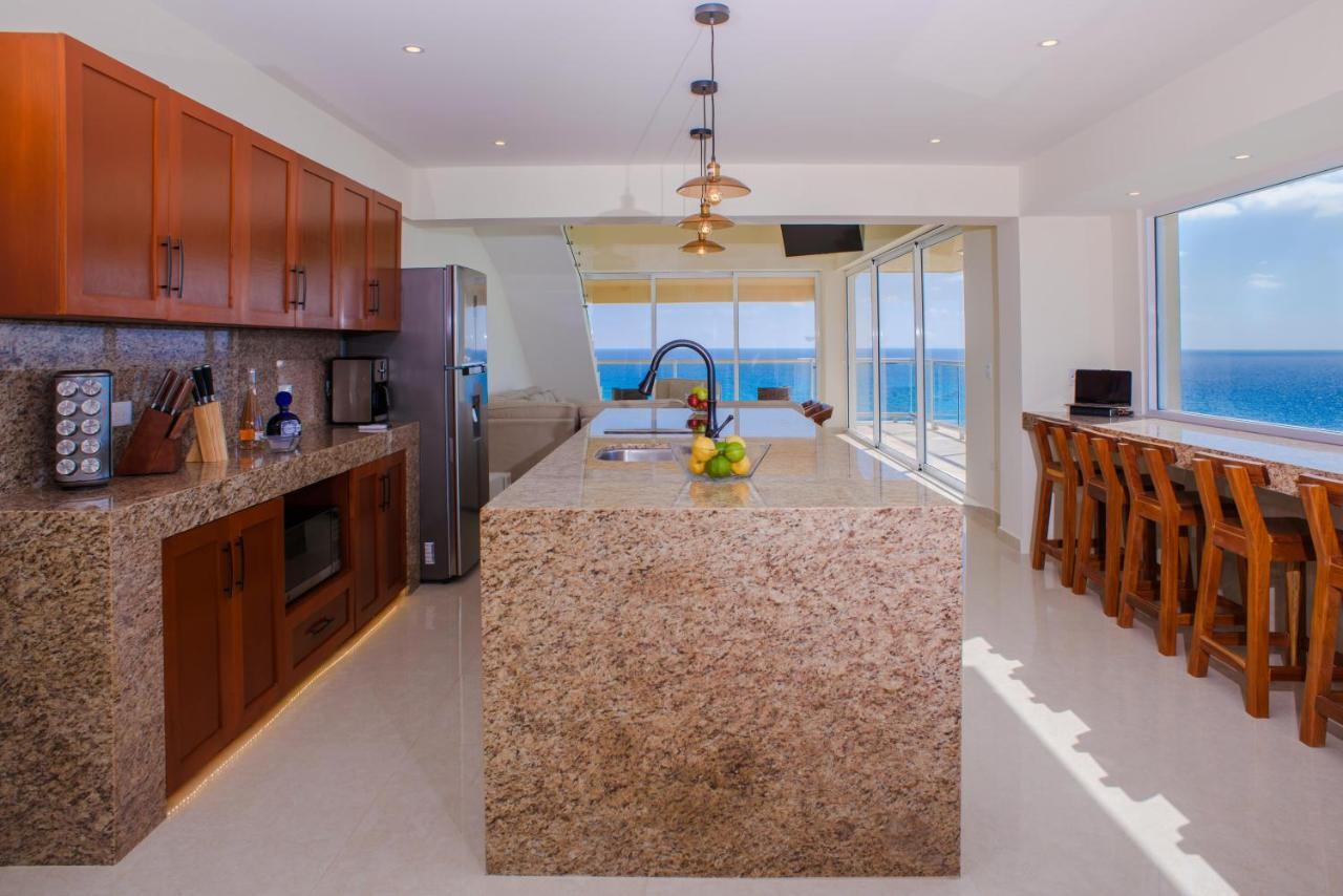 2 Story Oceanfront Penthouses On Cancun Beach! 外观 照片