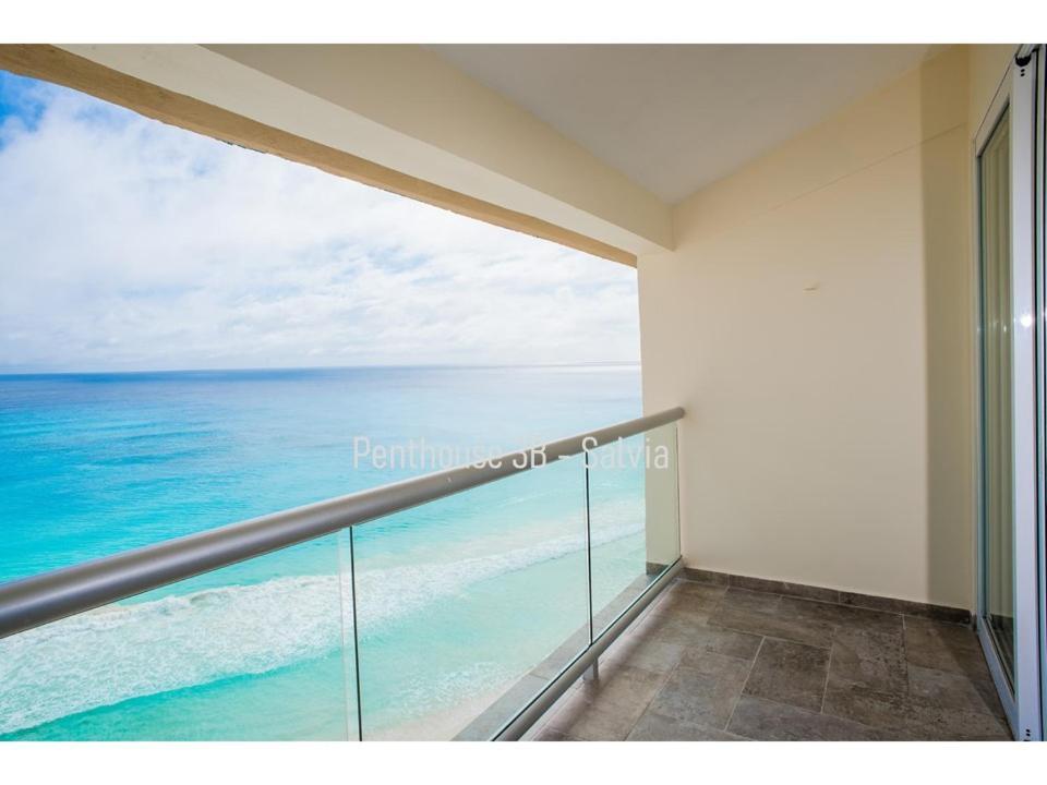 2 Story Oceanfront Penthouses On Cancun Beach! 外观 照片