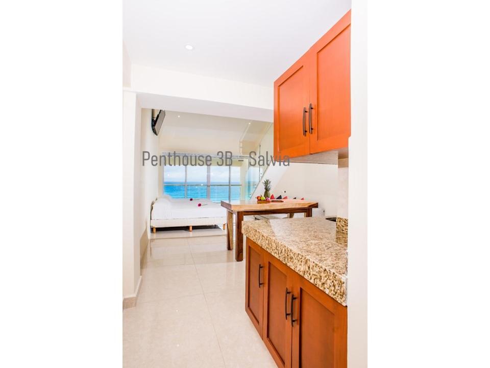 2 Story Oceanfront Penthouses On Cancun Beach! 外观 照片